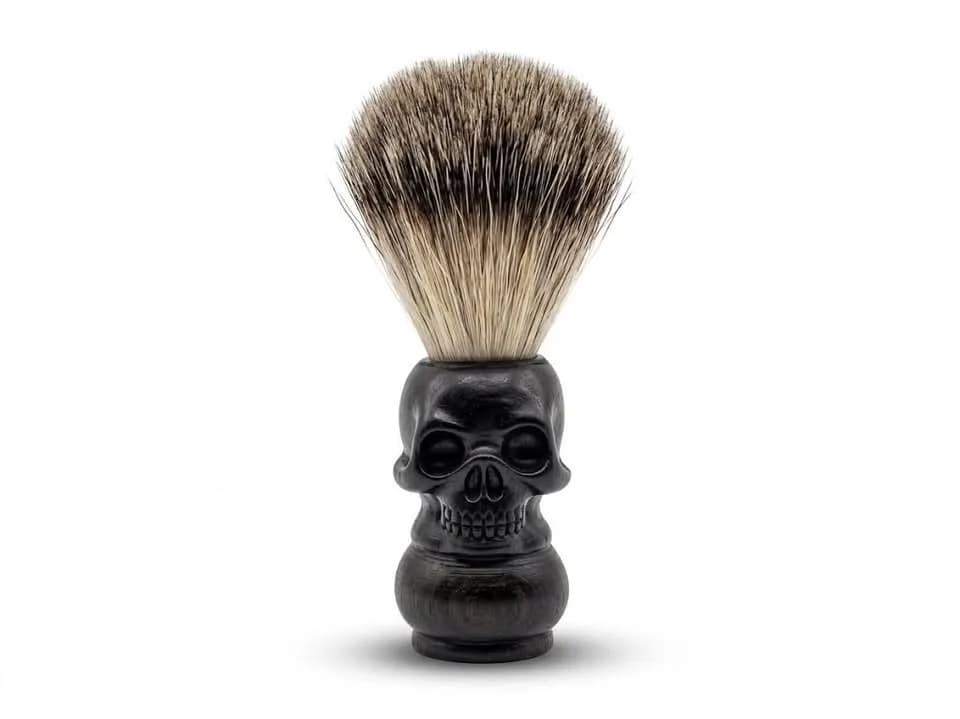 BROSSE A BARBE TETE DE MORT BLACK